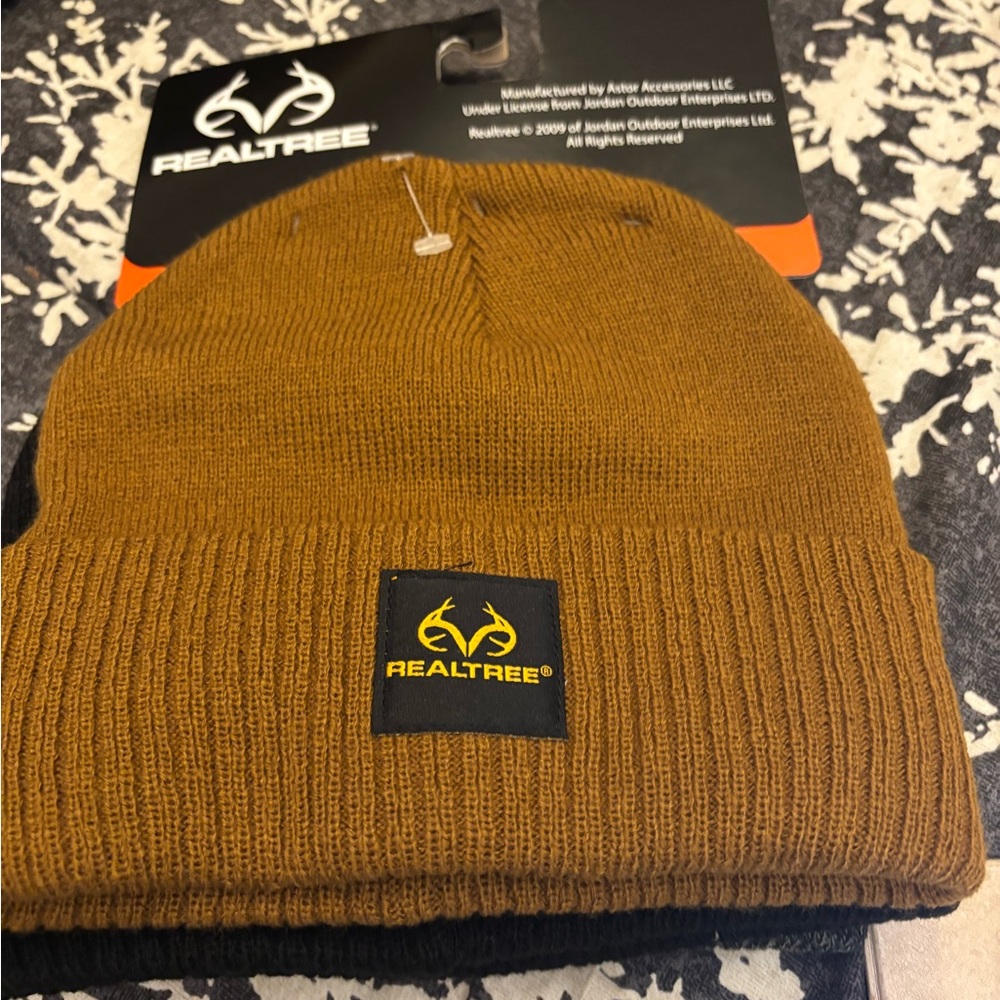 Realtree Beanie - Picture 2 of 2